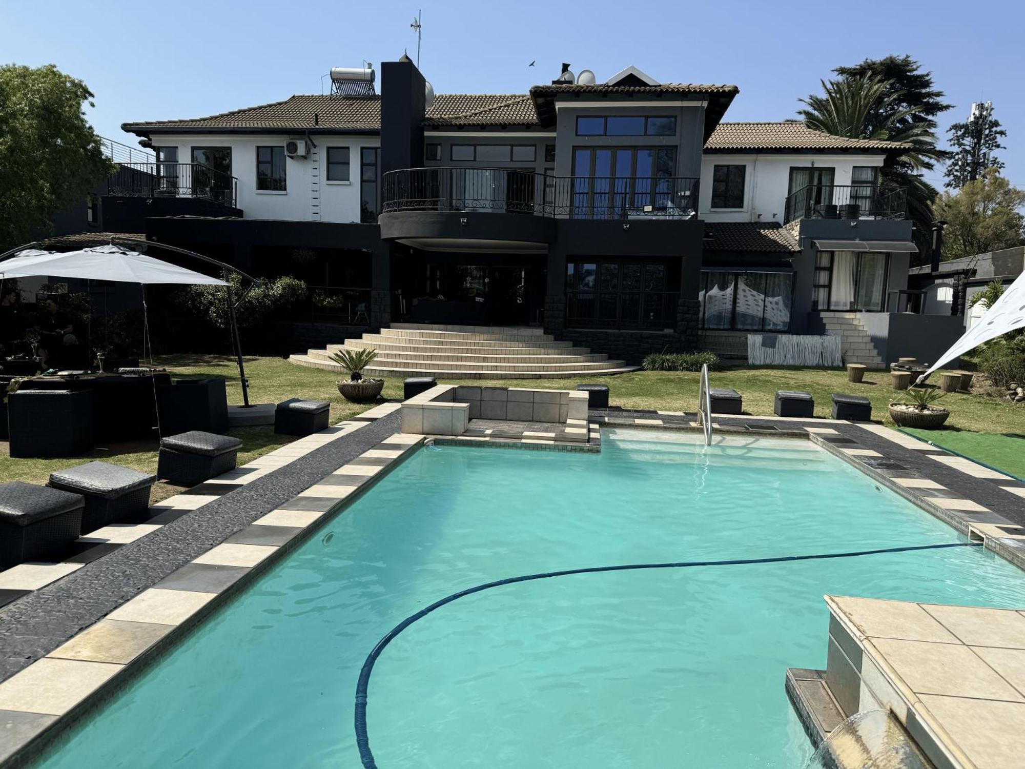 Africa Paradise - Or Tambo Airport Boutique Hotel Бенони Экстерьер фото